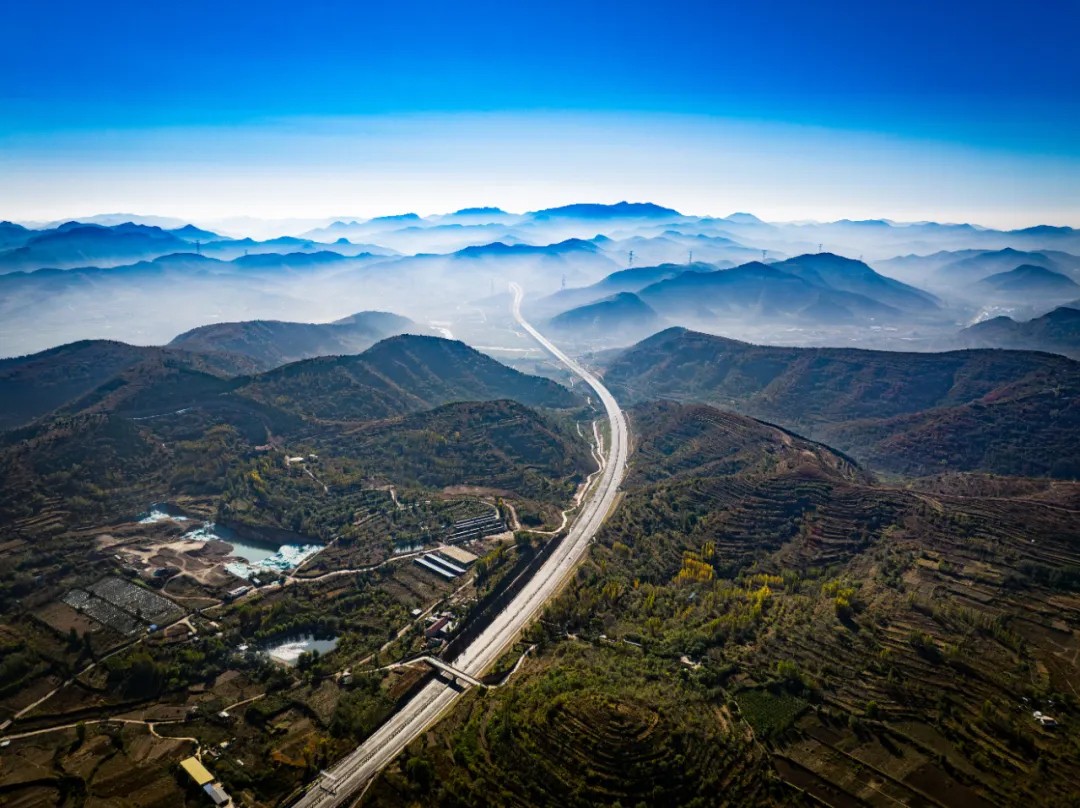 大道纵横,穿山越海向未来——山东高速集团高速公路运营管理里程突破9000公里 - 要闻 - 财经频道 - 速豹新闻网