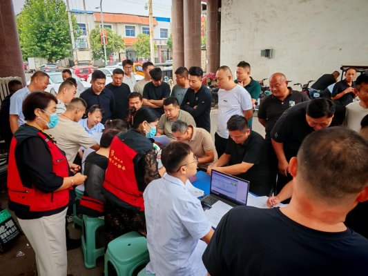 【秋雨润爱心 热血暖龙堌】巨野县龙堌镇干部群众踊跃参与无偿献血活动