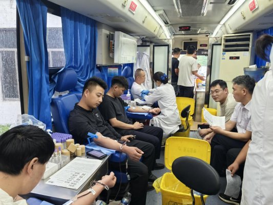 【秋雨润爱心 热血暖龙堌】巨野县龙堌镇干部群众踊跃参与无偿献血活动