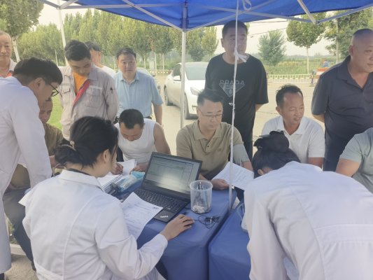 【爱心传递 雨润真情】巨野县董官屯镇政府组织无偿献血活动