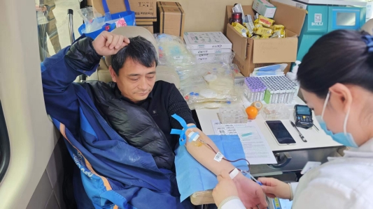 &ldquo;热血汇聚正能量 雷锋精神润丹心&rdquo;中国联通菏泽市牡丹区分公司开展无偿献血活动