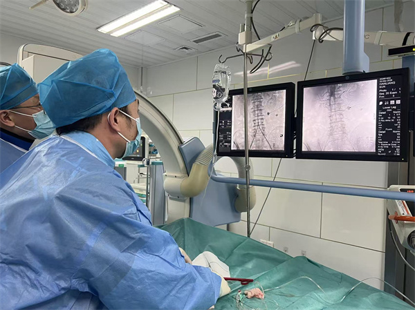 县域首次 阳信县中医医院成功开展高难度腹主动脉合并双侧髂动脉闭塞覆膜支架植入术 