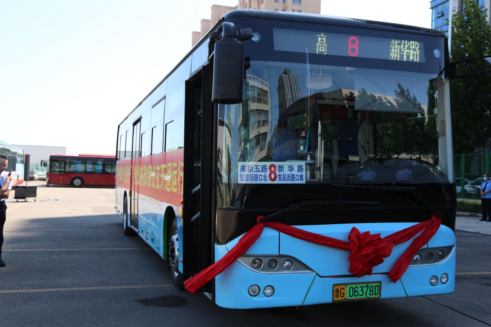 优化提升交通环境潍坊公交集团开通8路公交线