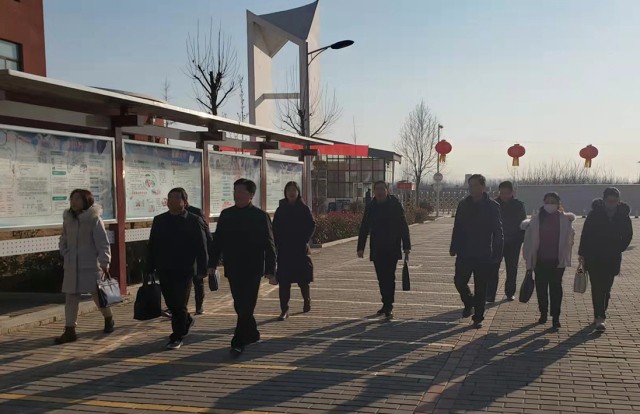 平邑县教体局初中教研室到卞桥镇中学巡查