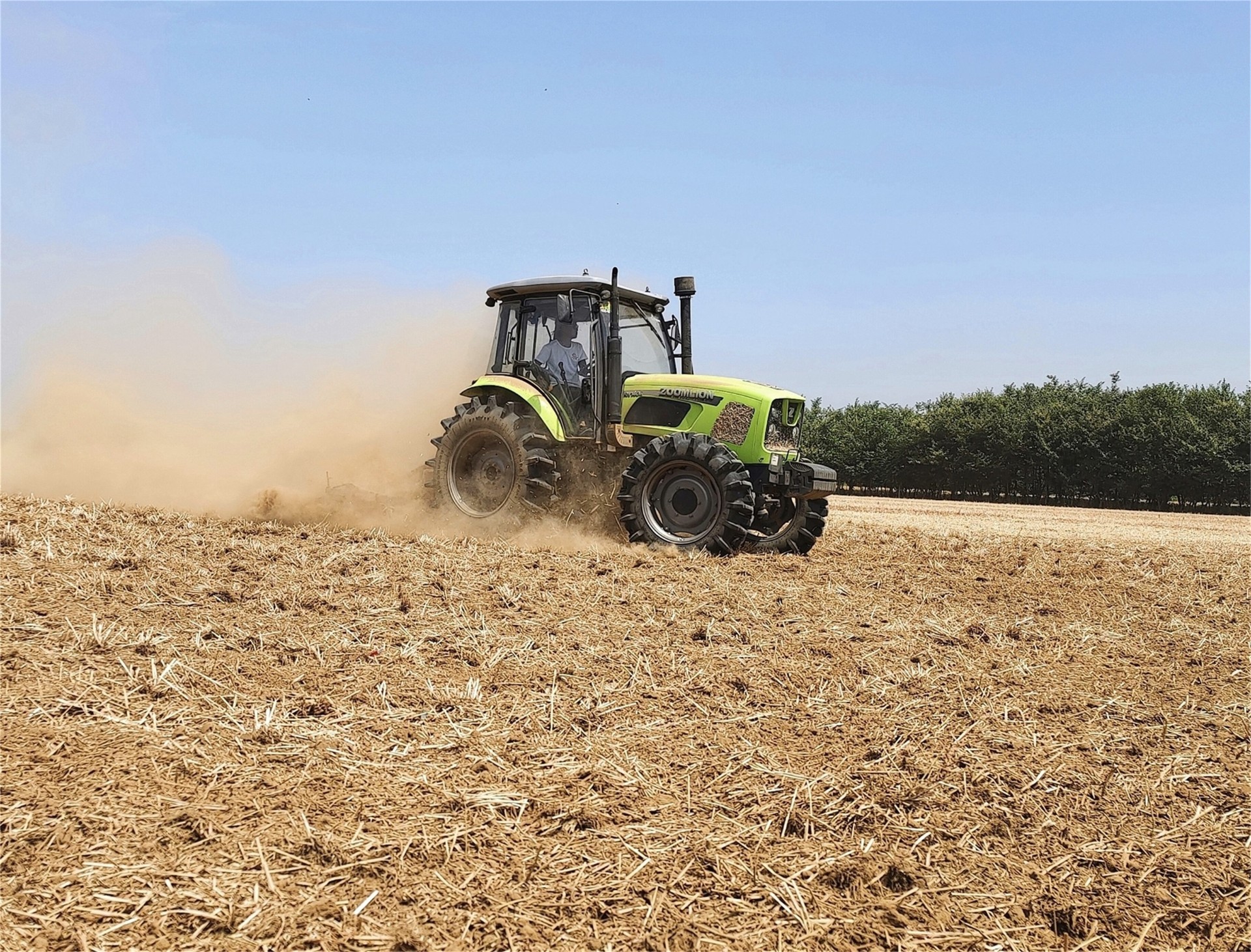 秸秆还田灭茬忙