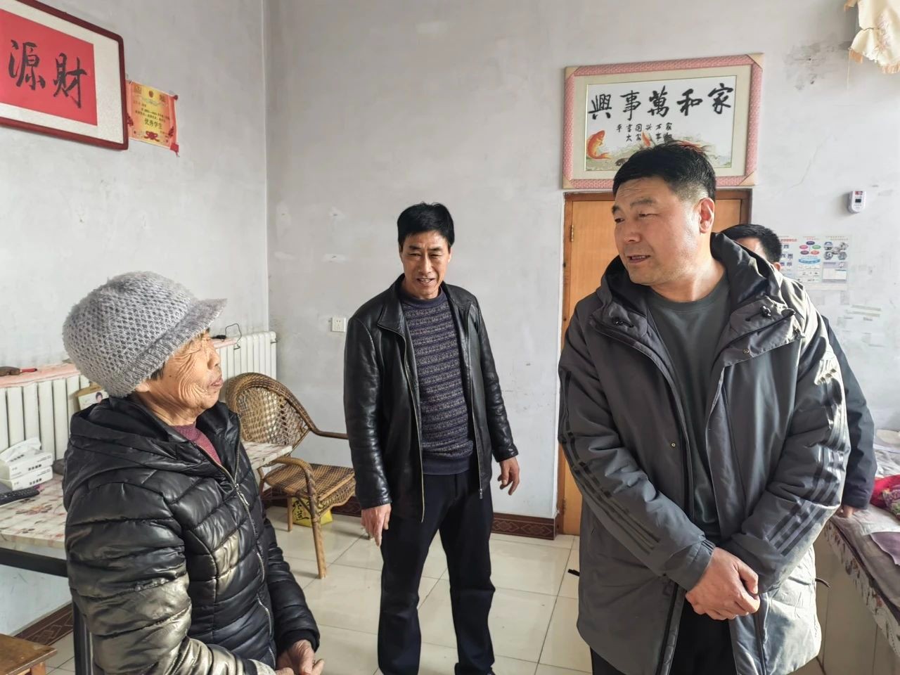 县人大农业农村委员会主任委员孟德辉到车王镇开展走访慰问活动